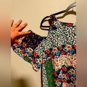 Short open sleeve dress. Cute dress just not my style